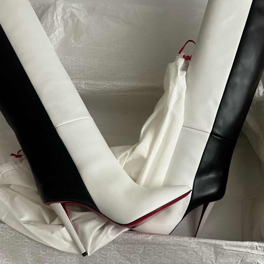 Louboutin Astrilarge boot size 41